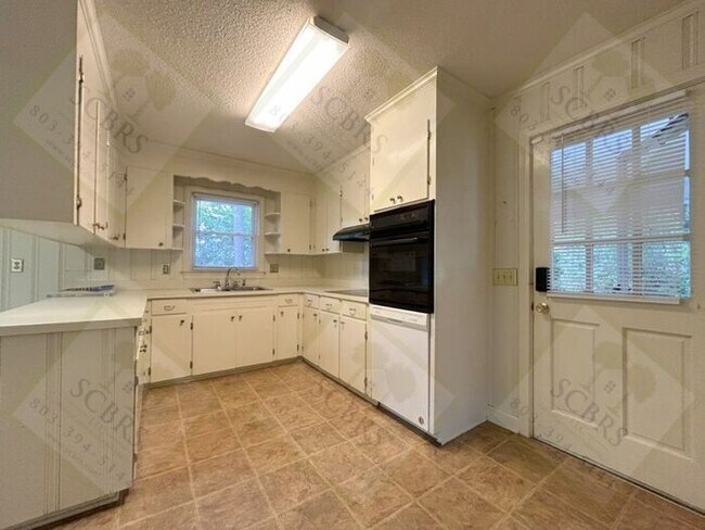 Foto del edificio - SE Columbia - 3 bedroom, 2 bath clean single story