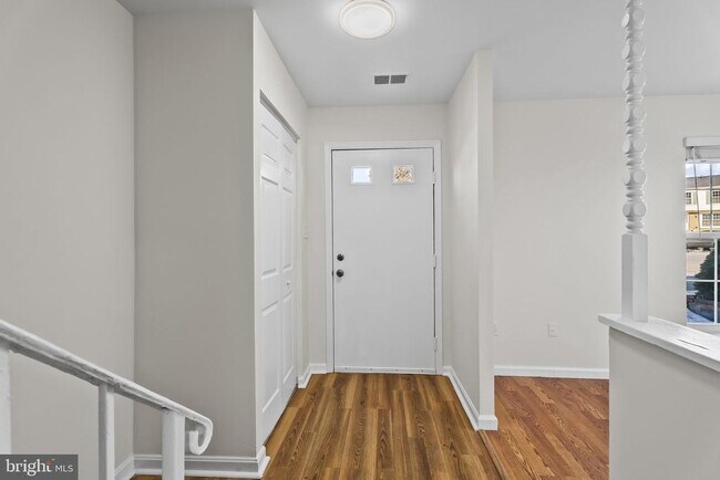 Building Photo - 2108 Monaghan Dr