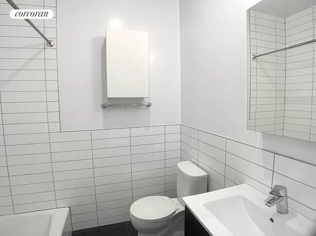 Foto del edificio - 498 Court St