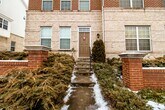 Foto principal - Beautiful 4-Bed, 3.5-Bath End Unit Townhom...