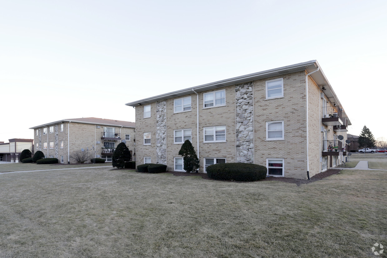Primary Photo - 500-530 N Mill Rd