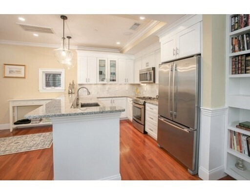 Building Photo - 49 L St