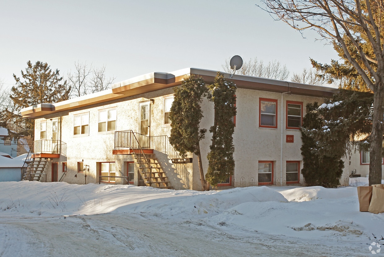 Primary Photo - 622 Hyacinth Ave E