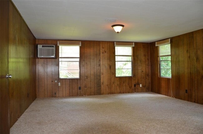 Building Photo - 202 Magnolia Pl