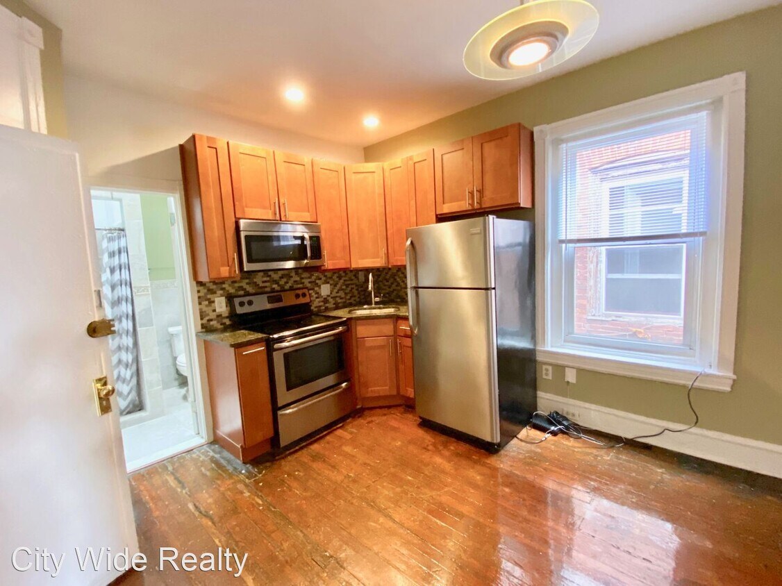 Primary Photo - 220 Buckingham Pl