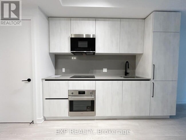 Building Photo - 35 Parliament St