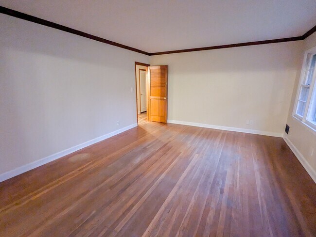 Foto del edificio - 2019 Bramblewood Dr NE