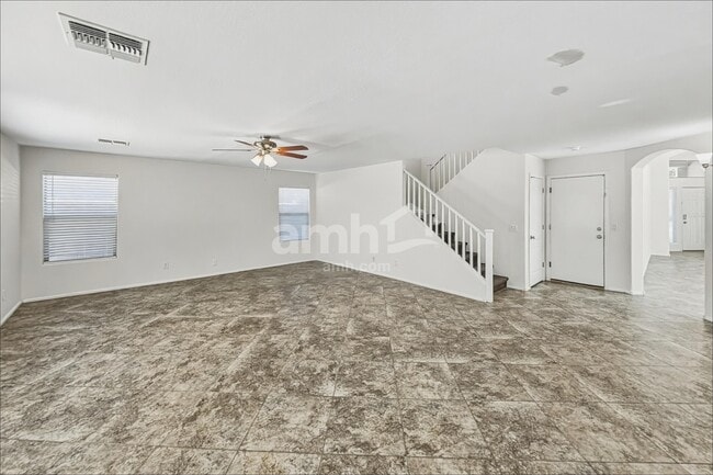 Building Photo - 3910 E Hematite Ln