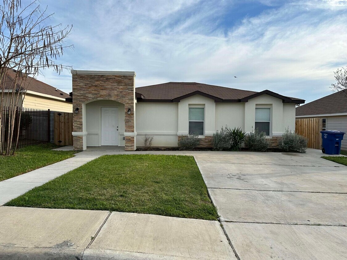 2521 La Parra Ln, Laredo, TX 78046 House Rental in Laredo, TX