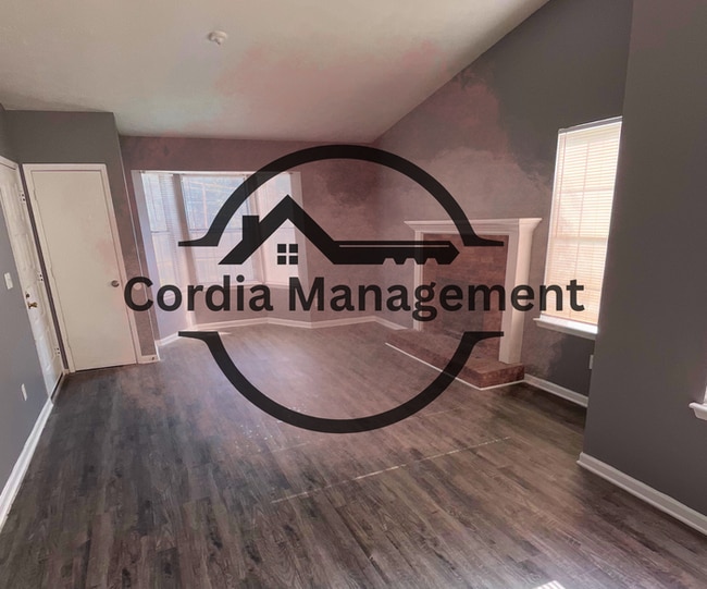 Building Photo - Beautiful 3 Bedroom 2 bathroom Home in Lit...