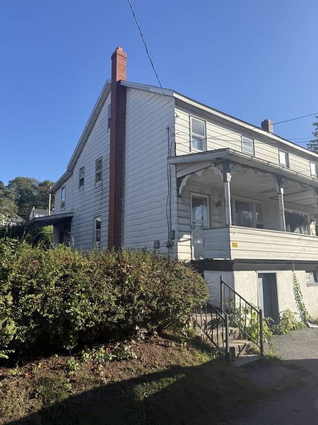 Building Photo - 102 Greenwood St