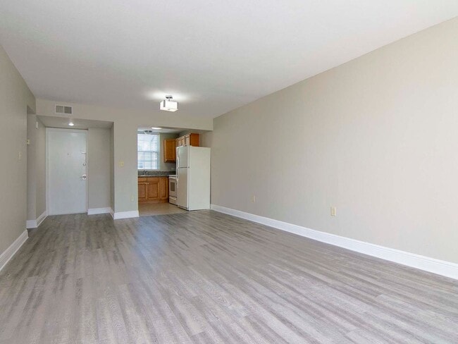 Foto del edificio - Ground Floor - Corner/End Unit - Upgraded ...