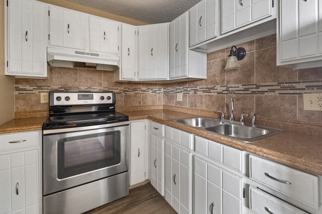 Foto del edificio - 791 W Prentice Ave