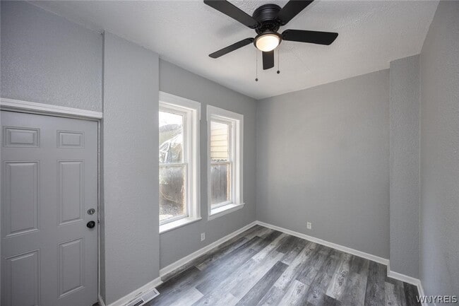 Building Photo - 1023 15th St