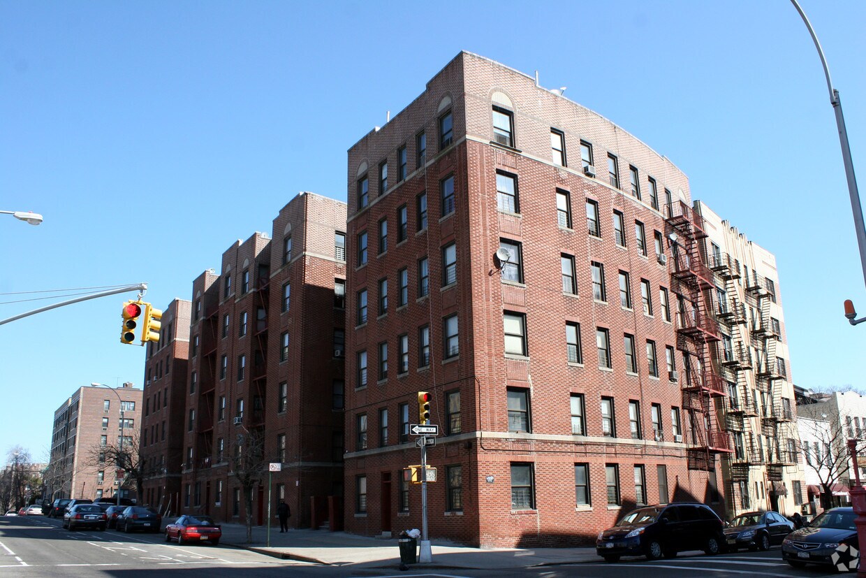 Building Photo - 3154 Grand Concourse