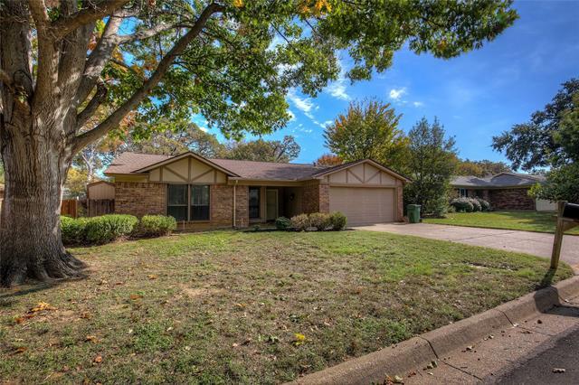 Building Photo - 2717 Lucas Dr