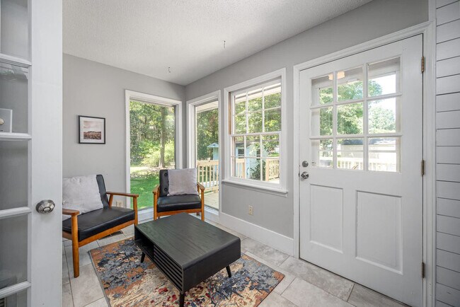 Building Photo - 5011 Autumn Dr
