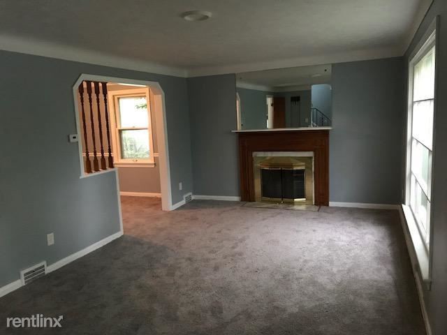 Building Photo - 3 br, 1.5 bath House - 1559 Holmden Rd