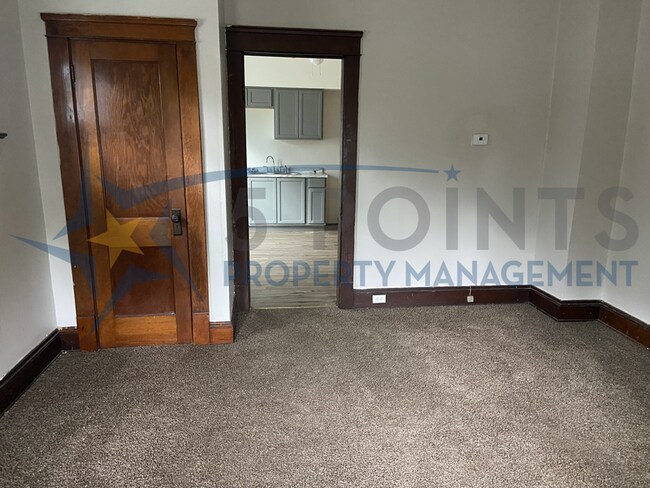 Foto del edificio - 14214 Westropp Ave