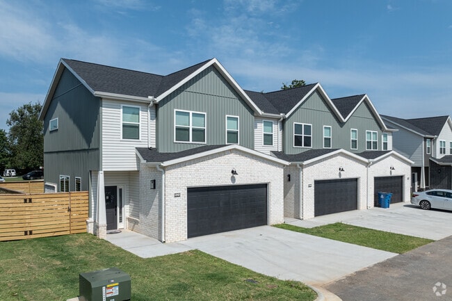 Foto del edificio - Birdmaster Drive Residences