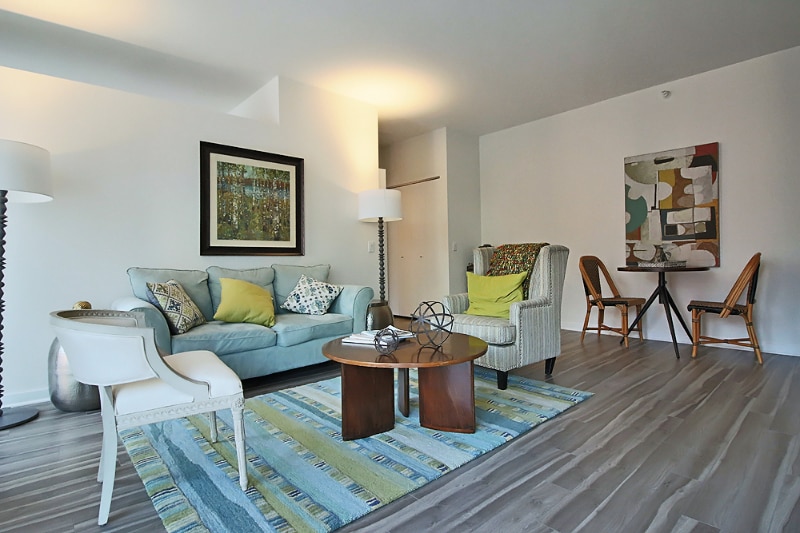 Photo - 811 N La Salle Dr (Chicago, IL)