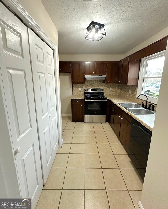 Foto del edificio - 104 Wrenwood Ln