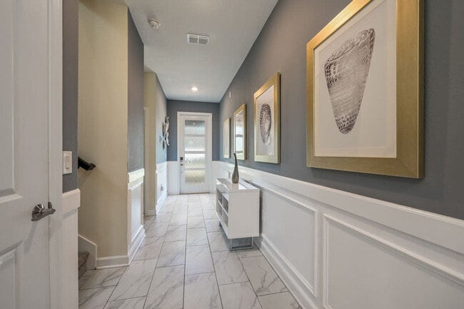 Building Photo - 689 Whistling Straits Blvd