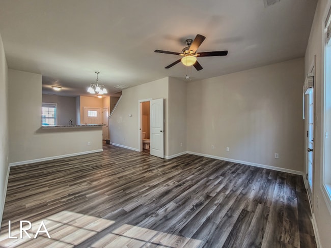 Foto del edificio - 127 Beacon Woods Dr