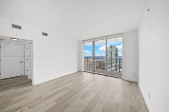Building Photo - 325 S Biscayne Blvd