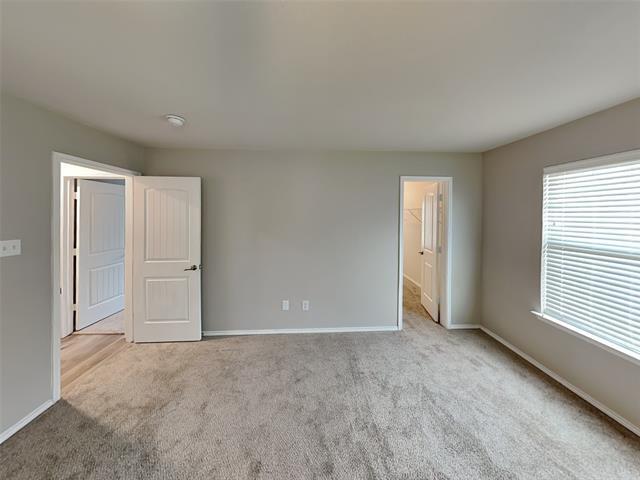 Building Photo - 204 Blue Roan Dr