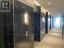 Photo du bâtiment - 898 Portage Pkwy