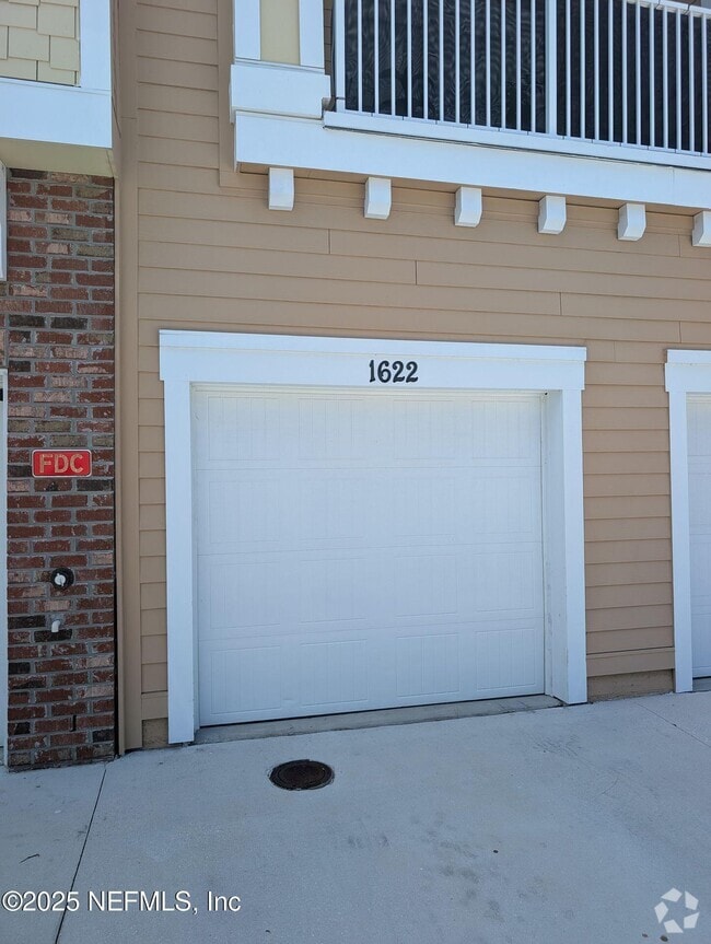 Building Photo - 1622 Golden Lake Loop