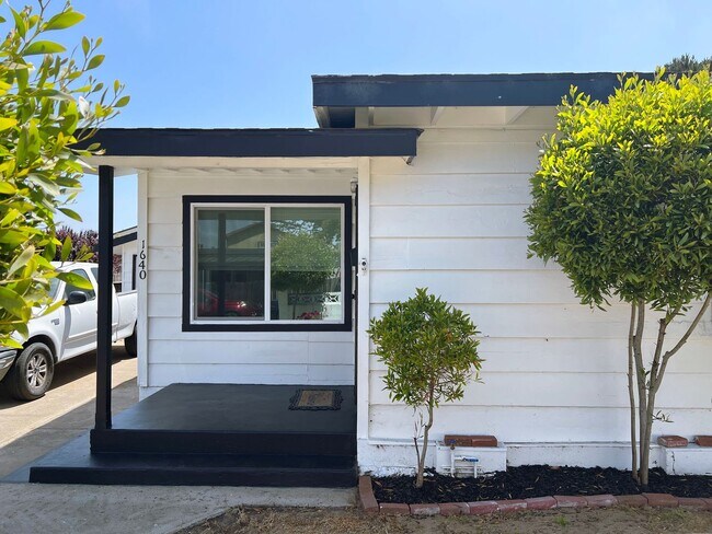 Foto del edificio - 3 Bedroom Home in Seaside