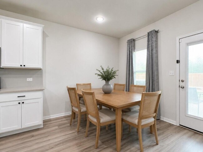 Foto del edificio - 1600 Longhorn Ranch Dr