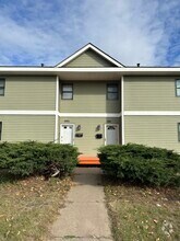 Building Photo - 701 Tyler St NE