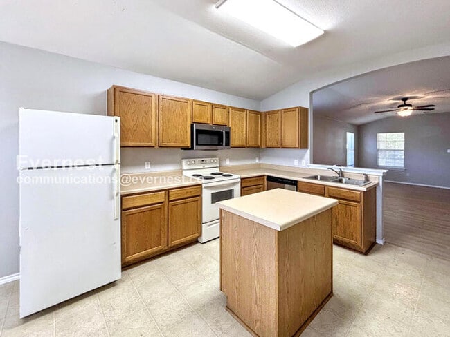 Building Photo - 306 Mossy Rock Dr