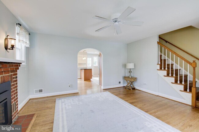 Building Photo - 8435 Pleasant Plains Rd