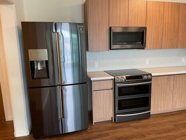 Foto del edificio - Penthouse 1-bedroom with 2-Parking!