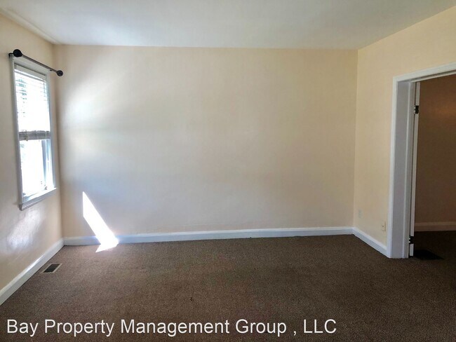 Building Photo - 3 br, 2 bath House - 6301 Walther Ave
