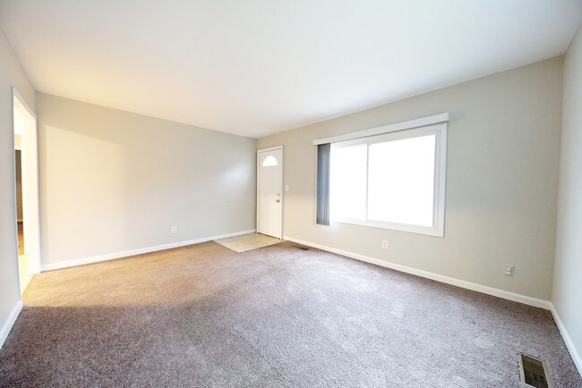 Building Photo - 3-BEDROOM IN SOBRO NEAR THE MONON TRAIL!!