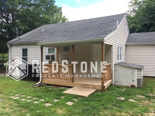 Building Photo - 3 Bedroom 1 Bath Duplex