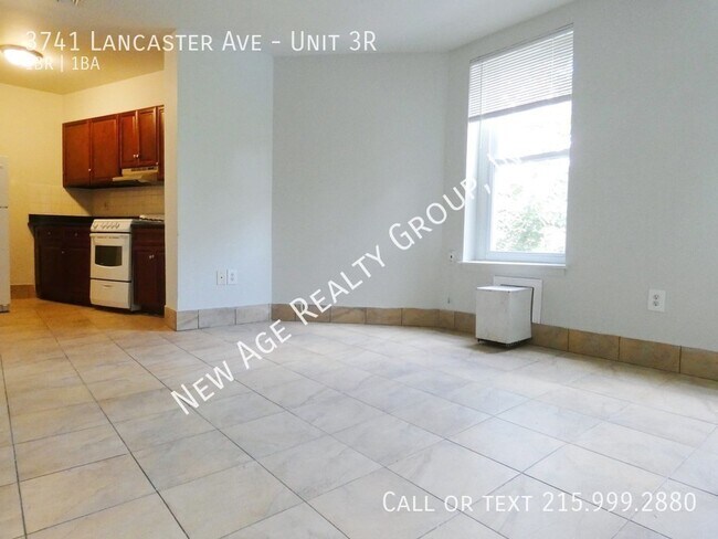 Building Photo - Updated, spacious 1 bedroom, 1 bathroom ap...