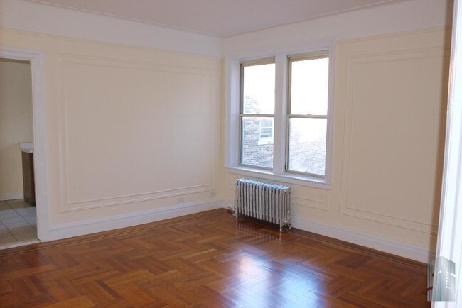 Building Photo - 278 E 238th St