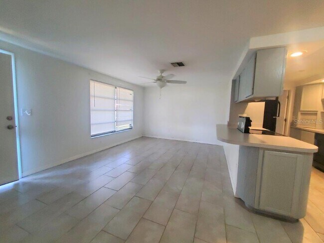 Foto del edificio - 18245 Bracken Cir