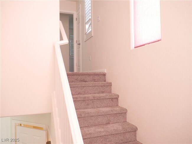 Foto del edificio - 6051 W Dewey Dr