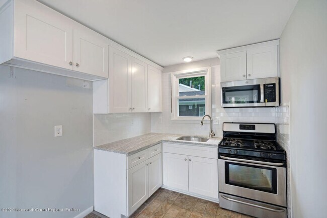 Building Photo - 16 Krueger Pl