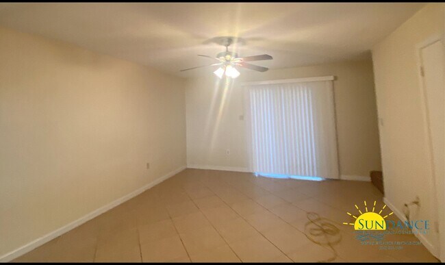 Foto del edificio - Newly Painted 2 Bedroom Unit in Prime down...