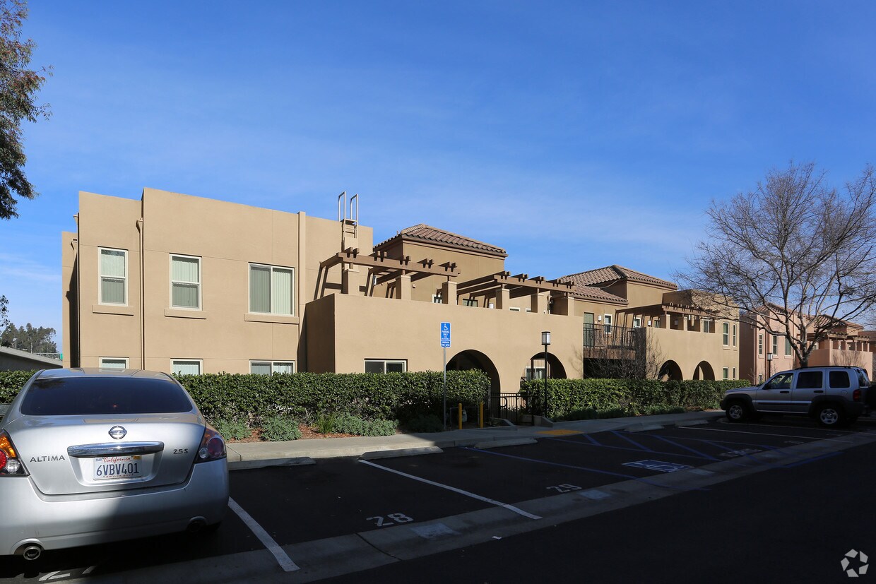Foto del edificio - Campina Court Apartments