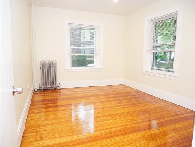 Building Photo - 16 Beals St