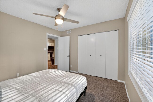 Foto del edificio - 1830 Lantern Ridge Dr